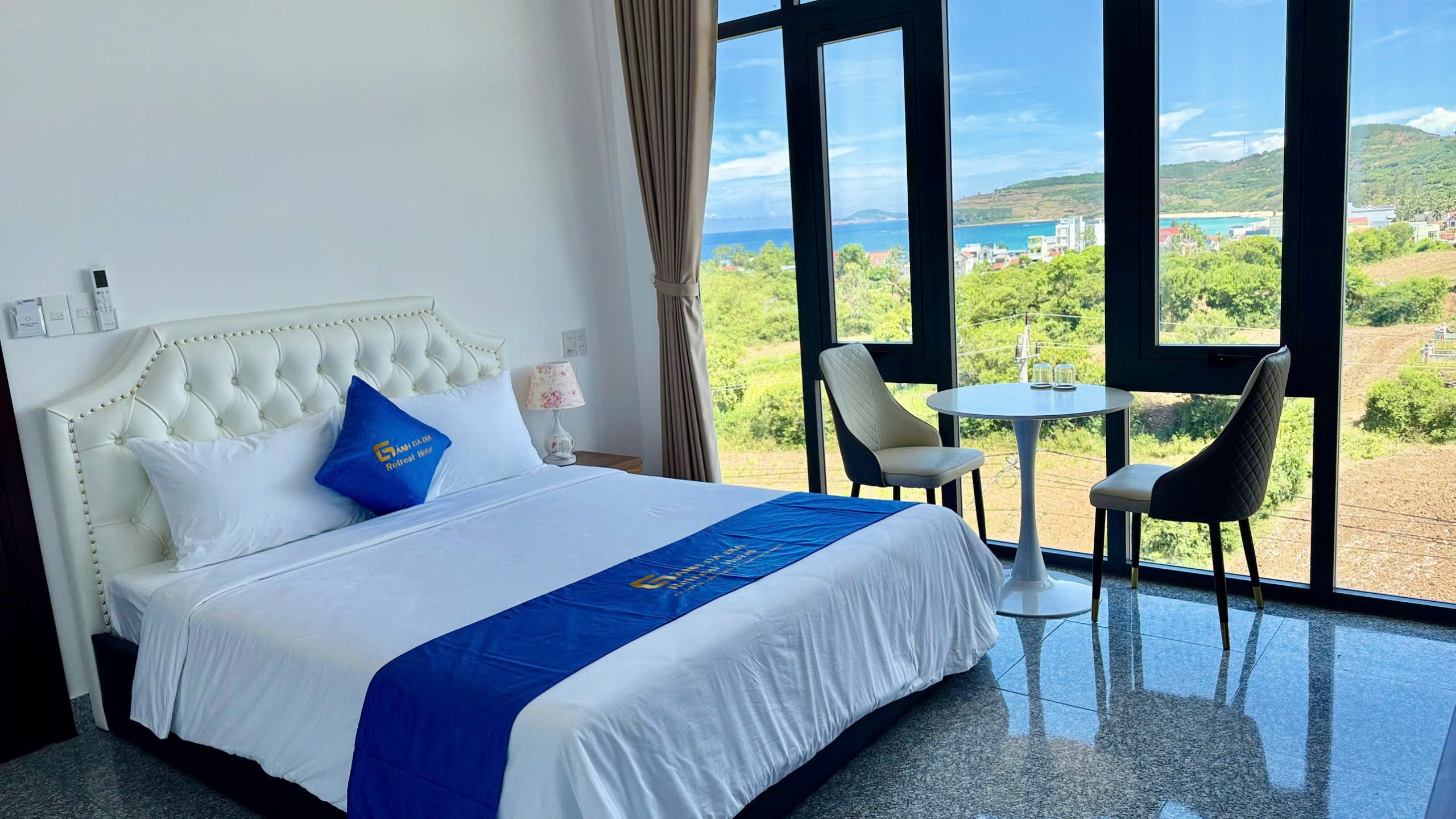 hotels near Gành Đá Đĩa