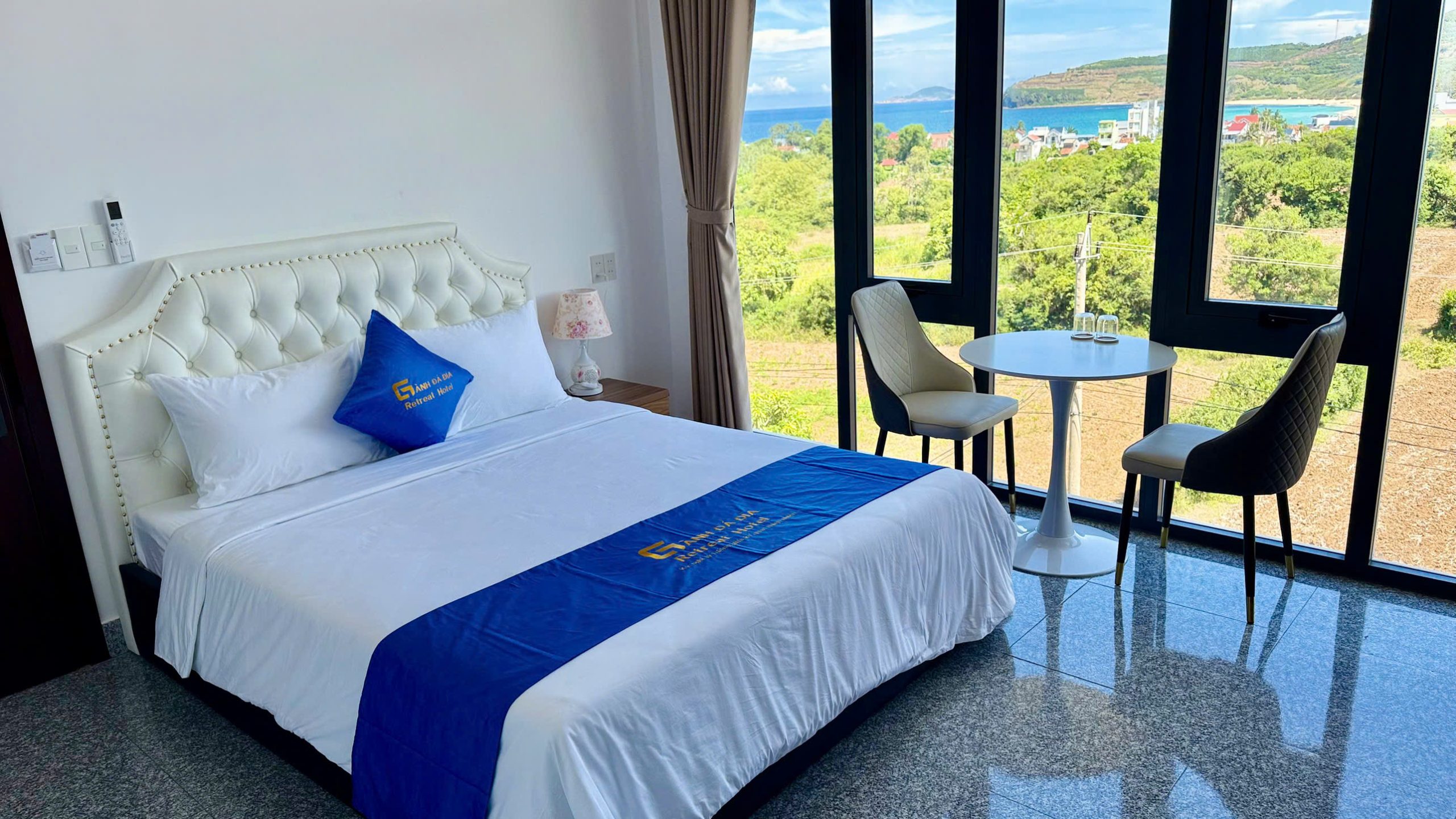 Phòng đôi cao cấp hướng ra biển